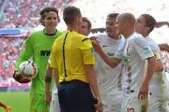 ΠΑΡΑΔΕΧΤΗΚΑΝ ΤΗΝ... ΜΟΥΦΑ ΣΤΟΝ ΑΓΩΝΑ ΤΗΣ ΜΠΑΓΕΡΝ!