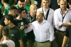 Αλαφούζο πάρε σκούπα και καθάρισε τους όλους