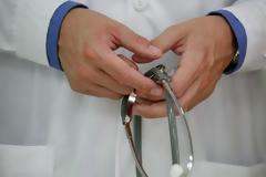 Σήριαλ έχει γίνει το θέμα με το ιατρικό μισθολόγιο- Νέα αναβολή από το ΣτΕ