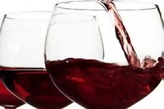 Το κόκκινο κρασί και η σοκολάτα προστατεύουν από τη νόσο Αλτσχάιμερ