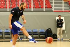 ΚΑΤΕΧΕΙ ΚΑΙ ΤΟ... ΠΟΔΟΣΦΑΙΡΙΚΟ ΤΟΠΙ Ο ΑΡΧΗΓΟΣ! (PHOTOS)