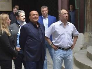 Φωτογραφία για Ο Πούτιν με τζιν, ο Μπερλουσκόνι με Hogan, κάνουν βόλτες στην Κριμαία [photos]