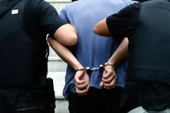 ΠΑΝΙΚΟΣ στον χώρο των ΜΜΕ - Στα χέρια της Αστυνομίας δημοσιογράφος με ακατάλληλο υλικό ανηλίκων