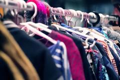 Τα απαραίτητα για τη φθινοπωρινή γυναικεία και ανδρική ντουλάπα