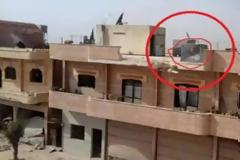 Συρία: Πολιορκημένοι κλείνουν τζιχαντιστές σε κλουβιά στις ταράτσες