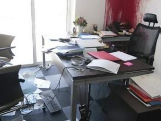 Φωτογραφία για Συνελήφθησαν τέσσερα άτομα για την επίθεση στα γραφεία του ΤΑΙΠΕΔ