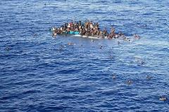 ΝΕΑ ΤΡΑΓΩΔΙΑ ΜΕ ΠΡΟΣΦΥΓΕΣ ΝΕΚΡΟΥΣ ΣΤΟ ΑΙΓΑΙΟ