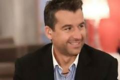 Πλάκα κάνεις! Δείτε τον άνδρα που μοιάζει με τον Γιώργο Λιάγκα σαν δύο σταγόνες νερό...[photos]