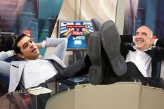 Σκηνές απείρου κάλλους στο κοντρόλ της ΕΡΤ κατά τη διάρκεια του debate - Σφαγή ανάμεσα στα δύο επιτελεία των δύο πολιτικών αρχηγών...