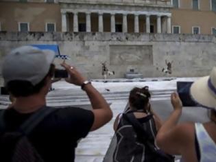 Φωτογραφία για Αναπάντεχα ανθεκτικός ο ελληνικός τουρισμός - Ολοταχώς για νέο ρεκόρ