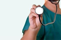 Παρατείνονται οι συμβάσεις των γιατρών του ΕΟΠΥΥ! Τι θα γίνει με τις νέες