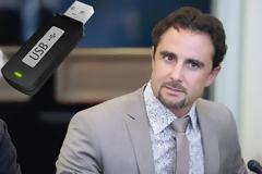 ΤΡΙΖΟΥΝ ΚΑΡΕΚΛΕΣ - Στοιχεία για 8 πρόσωπα της λίστας Λαγκάρντ έδωσε ο Φαλτσιανί – Στο «ξέπλυμα» εστιάζεται η έρευνα