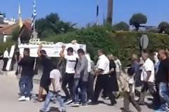 Σπαρακτικό: Η άγνωστη φωτογραφία του 15χρονου μαζί με τον 17χρονο Γιώργο που δολοφόνησε στο σχολείο [photo]