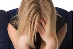 Την εκβίαζε 12 χρόνια με γυμνές φωτογραφίες για να εκδίδεται