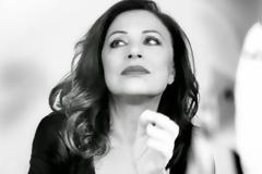 Χαρούλα Αλεξίου: «Αισθάνθηκα τη γη να φεύγει κάτω από τα πόδια μου, όταν έμαθα ότι έχω καρκίνο»