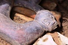 Αρχαιολόγοι ανακάλυψαν αρχαίο τάφο Iερέων με μακριά κεφάλια