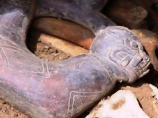 Φωτογραφία για Αρχαιολόγοι ανακάλυψαν αρχαίο τάφο Iερέων με μακριά κεφάλια