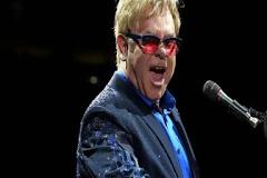 Απρόσμενο τηλεφώνημα από τον Βλαντιμίρ Πούτιν στον Ελτον Τζον