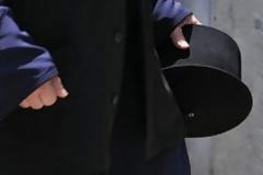 Συνέλαβαν 42χρονο που εκβίαζε παπά