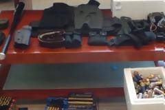 Απολογείται ο γιατρός για το οπλοστάσιο – Φέρει κακουργηματικές διώξεις