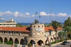 Mετέτρεψε πισίνα σε φυτώριο κάνναβης