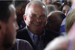 Καραμανλής και Σαμαράς στο πλάι του Μεϊμαράκη στην Ομόνοια [photos]