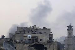 Συρία: Επίθεση με παγιδευμένα οχήματα και 370 ρουκέτες