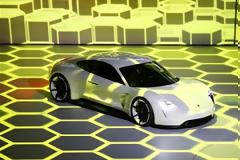 Ηλεκτρικά αυτοκίνητα από την Porsche και την Audi και όχημα από... videogame από την Bugatti