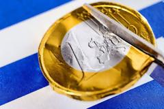 DW: Το κρυφό «κούρεμα» του ελληνικού χρέους