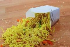 Ο κανόνας των 5 δευτερολέπτων: Γιατί είναι προτιμότερο να φας φαΐ από το χαλί και όχι από το πάτωμα [photos]