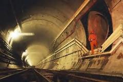 Τραγικός θάνατος πρόσφυγα από ηλεκτροπληξία στη σύραγγα της Μάγχης