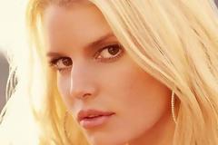 Μεθυσμένη σε τηλεοπτική εκπομπή η Τζέσικα Σίμπσον [video]