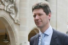 Guardian: Ο επόμενος «ένοικος» του Μεγάρου Μαξίμου θα ανήκει σε έναν 