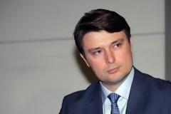 Άφησε το υπουργείο του για να πιάσει δουλειά σε πολυεθνική!