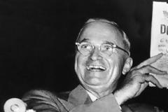 Η φωτογραφία που έγινε ο χειρότερος εφιάλτης των δημοσκόπων. Η μεγαλύτερη γκάφα στην ιστορία του τύπου [photos]