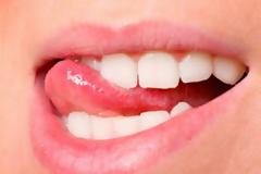 Εσείς ξέρετε τι φανερώνει το σάλιο για την ψυχολογική μας κατάσταση; Αν όχι δείτε το εδώ...