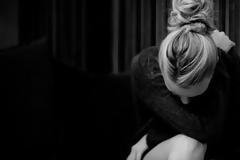 Κατάθλιψη: Αυτά είναι τα επικίνδυνα συμπτώματά της