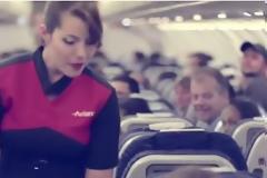 Όλοι οι επιβάτες του αεροπλάνου την κοιτούσαν περίεργα και οι αεροσυνοδοί επίσης. Ο λόγος; ΑΝΕΚΤΙΜΗΤΟΣ…