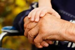 Πώς να βοηθήσετε τα παιδιά να καταλάβουν τη νόσο Αλτσχάιμερ