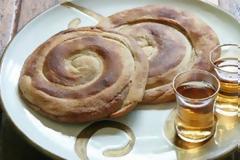 Στριφτή πίτα με ταχίνι