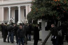 Τα είδαν όλα! Δε το πίστευαν οι δημοσιογράφοι - Ποιος εμφανίστηκε στο Μέγαρο Μαξίμου...