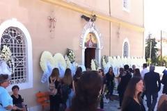 Θρήνος στις κηδείες του Ανδρέα και της Ρεγγίνας – “Μαχαίρι” στις καρδιές τα λόγια των γονιών [photos]