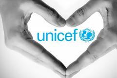 H Σακίρα και η UNICEF καλούν τους ηγέτες να ενώσουν τις δυνάμεις τους