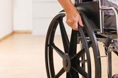 Ανάπηρες αποφάσεις από υγιείς πολιτικούς...