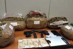 Δράμα: Συνελήφθη 43χρονος με 6 κιλά χασίς - Βρέθηκαν και δύο πιστόλια με έξι φυσίγγια