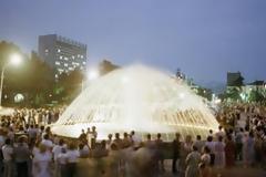 Συντριβάνι που ρέει... αλκοόλ για χάρη του τουρισμού...