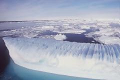 «Ζημιά 43 τρισ. δολαρίων» αν ξεπαγώσουν τα εδάφη της Αρκτικής