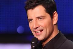 Γιατί βρε Σάκη; Το πιο-τραγικό-πεθαίνεις νέο look του Ρουβά [photos]