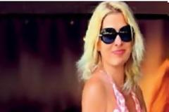 Βρε, βρε την Ελένη - Δε φαντάζεστε τι τσάκωσε ο φωτογραφικός φακός... [photos]