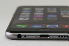 Η Apple σχεδιάζει να αλλάξει το βύσμα των ακουστικών στο επόμενο iphone.